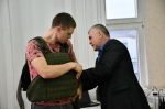 Ученики Ливенской школы № 1 встретились с участником добровольческого отряда «БАРС-Белгород» Игорем Шишлянниковым.