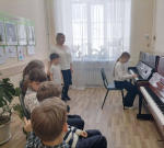 Классный час "Честь и слава защитникам"