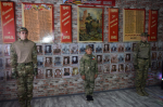 Мемориальную доску в память об участнике СВО Константине Дядюнове открыли в Самаринской школе.