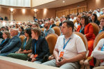 В Ханты-Мансийске Губернатор Югры Руслан Кухарук, Сопредседатель ВАРМСУ Ирина Гусева и председатель Совета Ассоциации Добро.рф Артем Метелев дали старт образовательной программе «Добрые города».